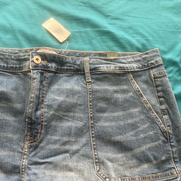 Torrid 28 Vintage Stretch High-Rise 3.5 inch Shorts NWT - Picture 6 of 12